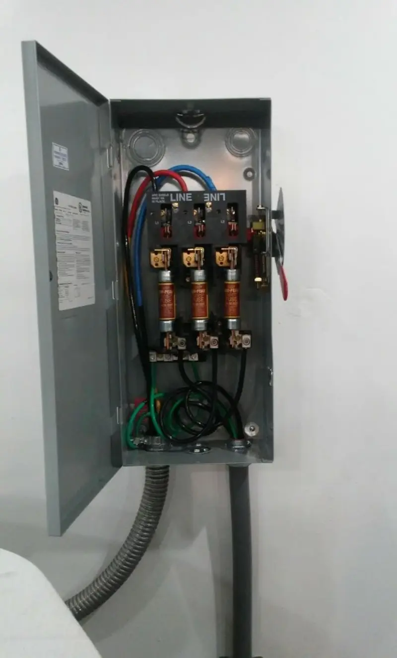 Three-phase disconnect switch installed for Electrical Wiring & Rewiring in Cherokee